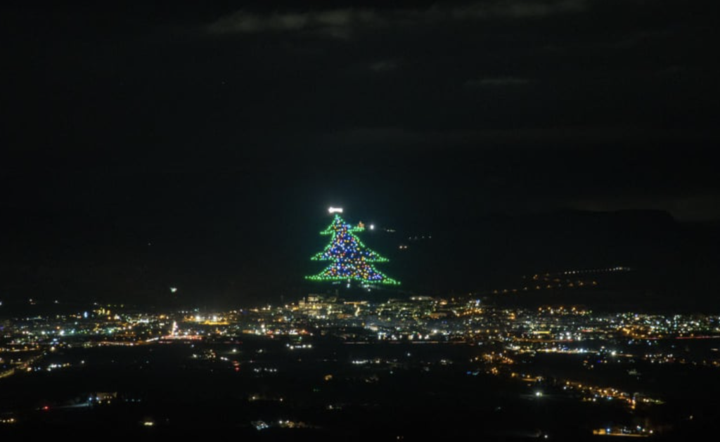 cronacaeugubina.it – A Gubbio l’organizzazione Rondine Cittadella della Pace accenderà l’Albero di Natale più grande del Mondo