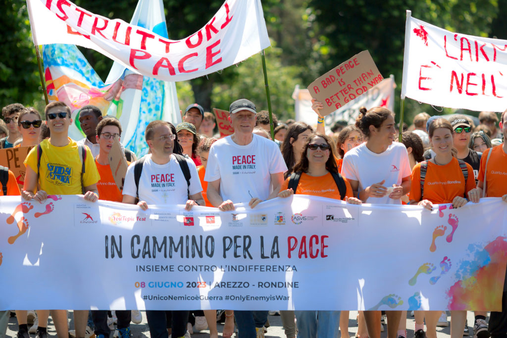 FAMIGLIA CRISTIANA – «La guerra non è l’unica via, rimaniamo ostinatamente nelle relazioni»