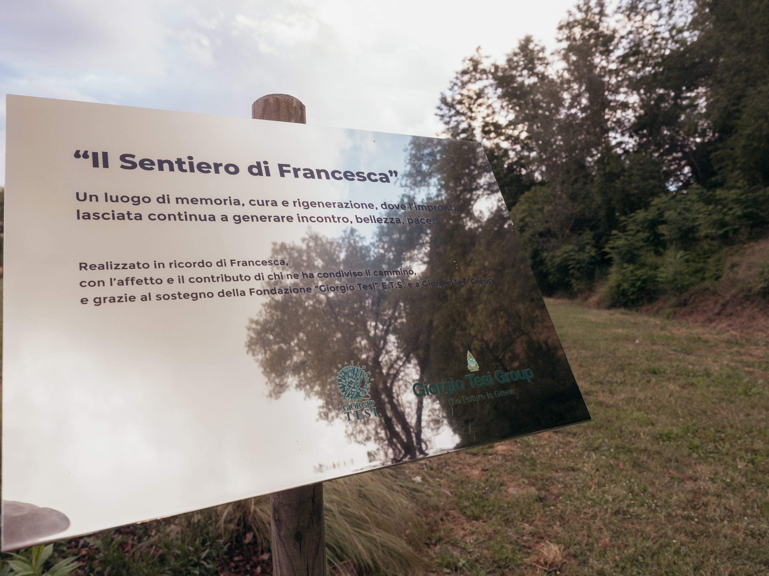 Inaugurato il Sentiero di Francesca a Rondine: un luogo di memoria, pace e rigenerazione nel cuore della Cittadella del Terzo Millennio